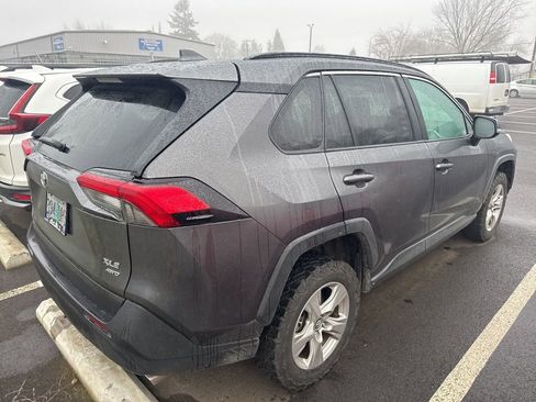 Used 2019 Toyota RAV4 XLE image 3
