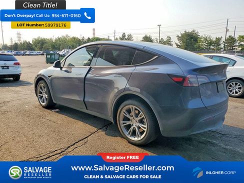 Used 2024 Tesla Model Y Long Range AWD/4WD image 3