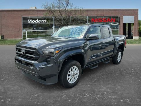 Used 2024 Toyota Tacoma SR5 AWD/4WD image 1