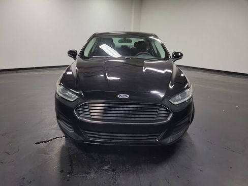 Used 2016 Ford Fusion SE image 2