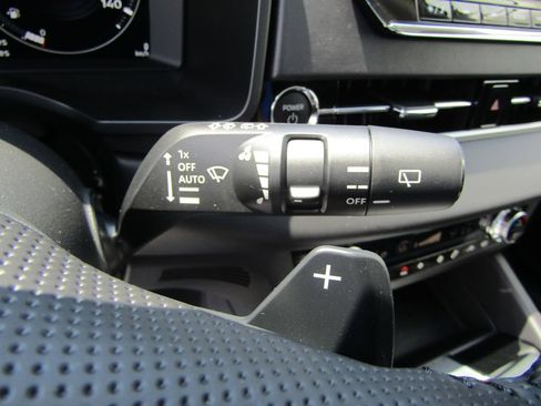Used 2025 Mitsubishi Outlander 4WD Plug-In Hybrid image 21