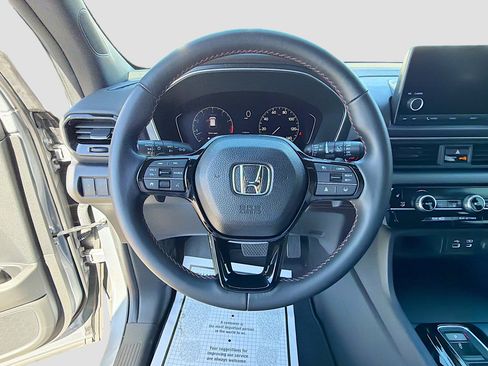 Used 2023 Honda Pilot Sport image 38