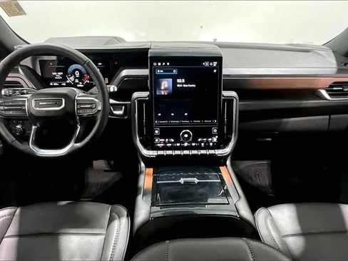 Used 2025 GMC Yukon Denali w/ Sun & Power Step Package image 7