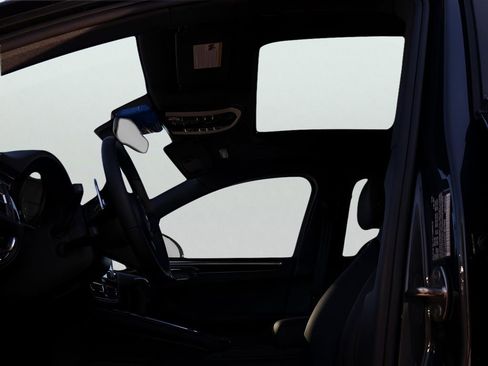 New 2026 Porsche Macan image 36