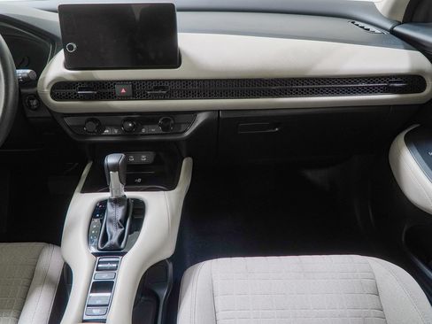Certified 2026 Honda HR-V LX image 29