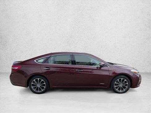 Used 2016 Toyota Avalon XLE Premium image 4
