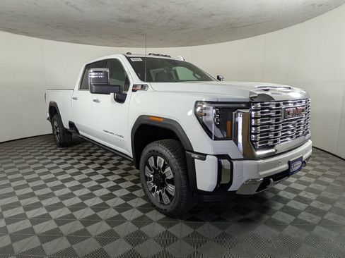 New 2025 GMC Sierra 3500 Denali w/ Denali Reserve Package image 5