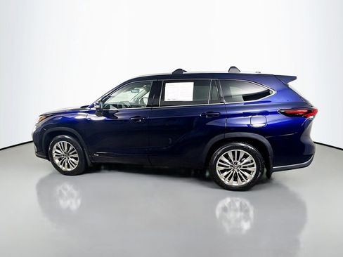 Used 2026 Toyota Highlander Platinum AWD/4WD image 4