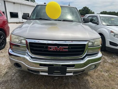 Used 2005 GMC Sierra 1500 SLE w/ Safe And Sound Package AWD/4WD image 10