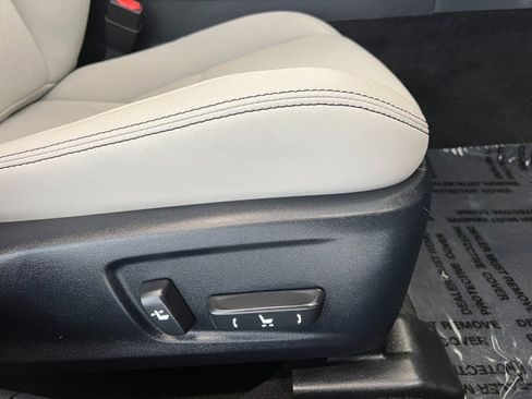 Used 2016 Lexus IS 300 AWD image 18