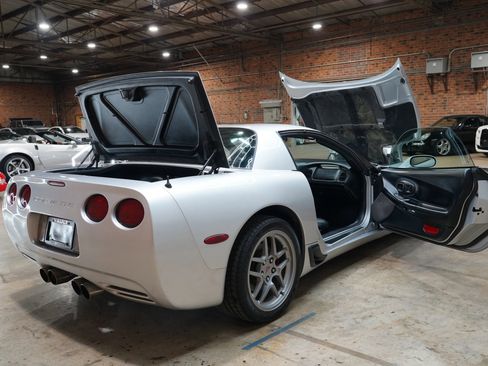 Used 2002 Chevrolet Corvette Z06 w/ Memory Pkg image 25