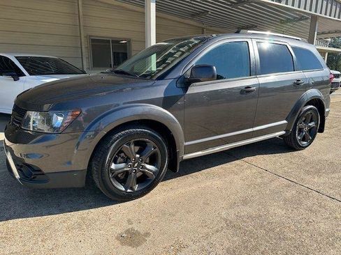 Used 2019 Dodge Journey Crossroad w/ Mopar All Weather Group FWD image 9