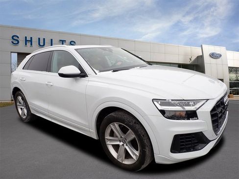 Used 2019 Audi Q8 Premium w/ Convenience Package image 3