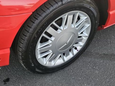 Used 2003 Ford Thunderbird Deluxe Convertible w/Hardtop image 9