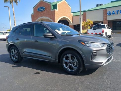 Used 2023 Ford Escape ST-Line image 2