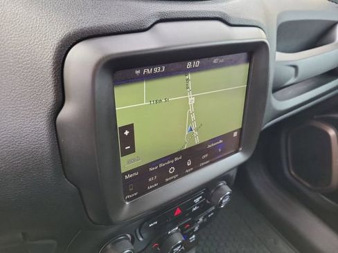 Used 2023 Jeep Renegade Latitude image 21