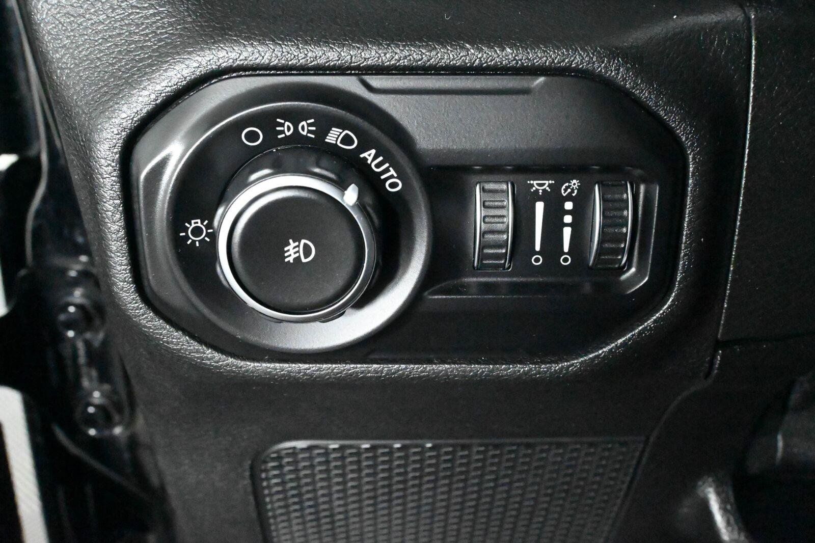 Used 2021 Jeep Wrangler Unlimited Sahara AWD/4WD image 20