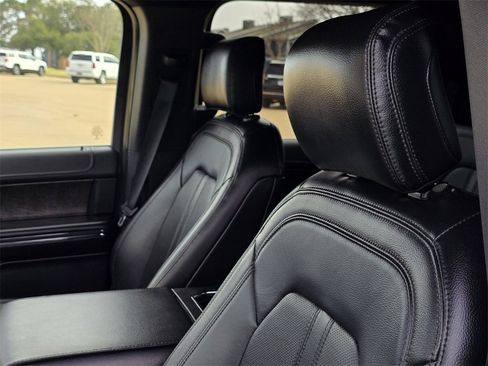 Used 2018 Ford Expedition Limited w/ Equipment Group 301A image 29