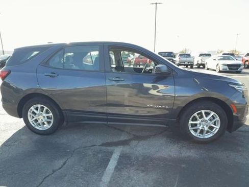 Used 2022 Chevrolet Equinox LS image 9