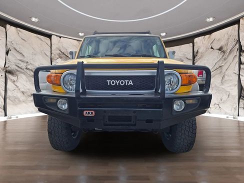 Used 2007 Toyota FJ Cruiser 4WD image 2