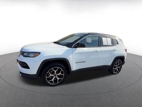 Used 2025 Jeep Compass Limited AWD/4WD image 8