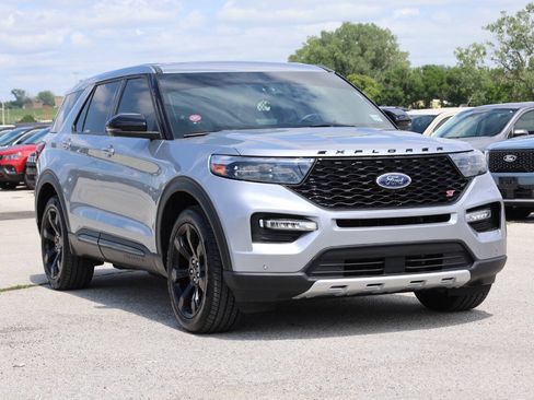 Used 2022 Ford Explorer ST w/ Equipment Group 401A AWD/4WD image 4