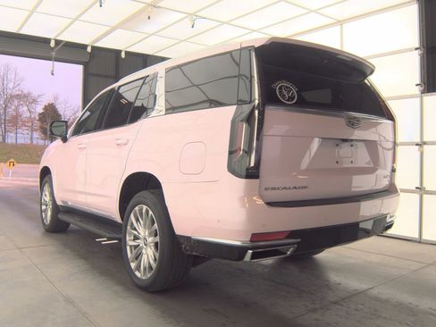 Used 2022 Cadillac Escalade Premium Luxury AWD/4WD image 6