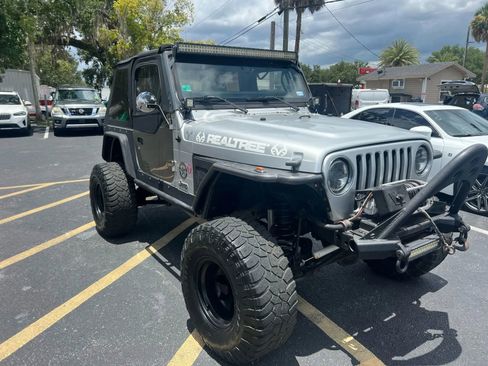 Used 2005 Jeep Wrangler Rubicon image 3