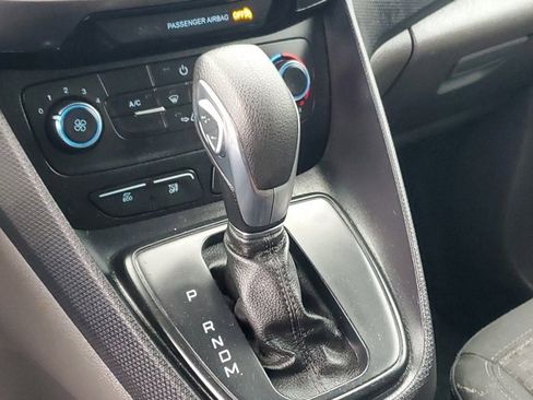 Used 2022 Ford Transit Connect XLT image 36