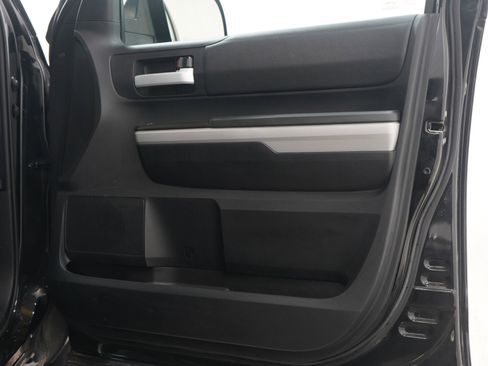 Used 2018 Toyota Tundra SR5 image 9