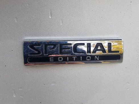 Used 2012 Nissan Sentra 2.0 SR w/ Special Edition Pkg image 7