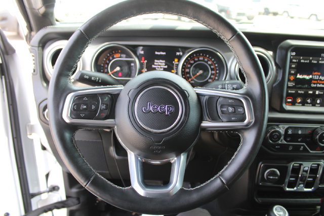 Used 2022 Jeep Wrangler Unlimited Sahara w/ Cold Weather Group AWD/4WD image 16