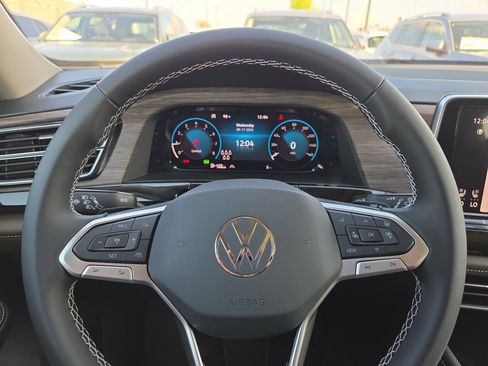 New 2026 Volkswagen Atlas SEL image 9