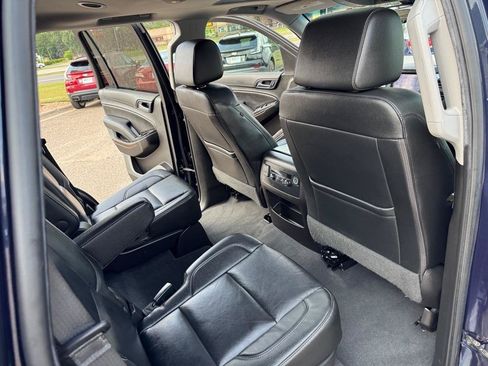Used 2019 Chevrolet Tahoe LT w/ Luxury Package AWD/4WD image 28