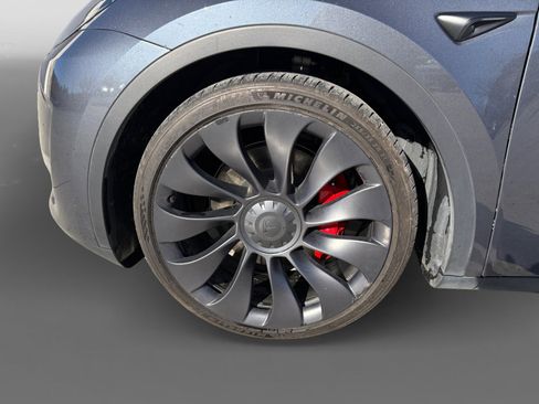 Used 2023 Tesla Model Y Performance image 19
