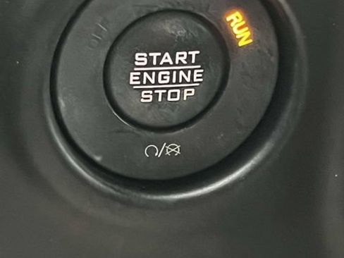 Used 2022 Jeep Wrangler Unlimited Rubicon w/ LED Lighting Group AWD/4WD image 33