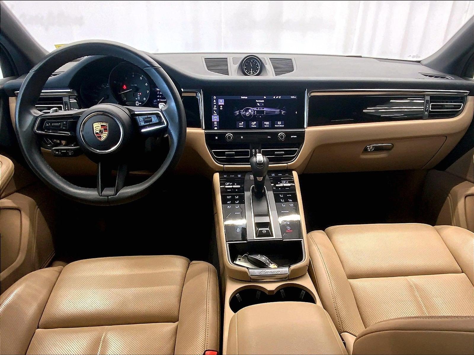Certified 2023 Porsche Macan AWD/4WD image 14
