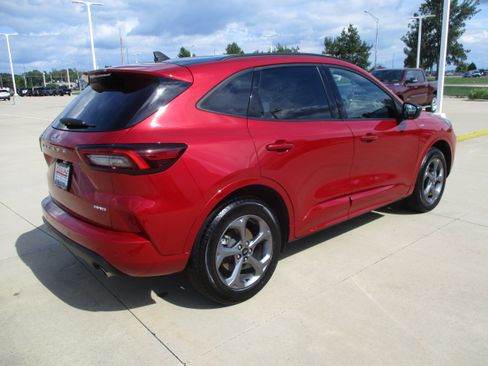 Used 2024 Ford Escape ST-Line w/ Tech Pack #1 AWD/4WD image 7