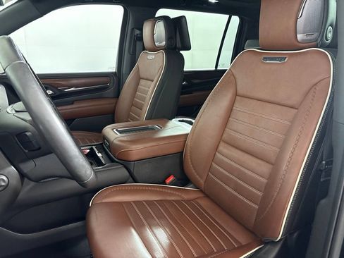 Used 2023 GMC Yukon XL Denali Ultimate AWD/4WD image 22