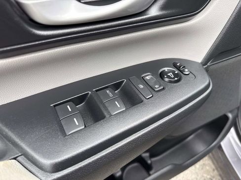 Used 2017 Honda CR-V LX image 23