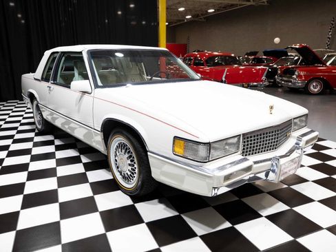 Used 1990 Cadillac De Ville Coupe image 13