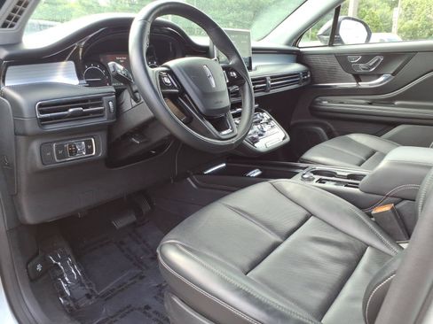 Used 2022 Lincoln Corsair AWD w/ Premium Package image 12