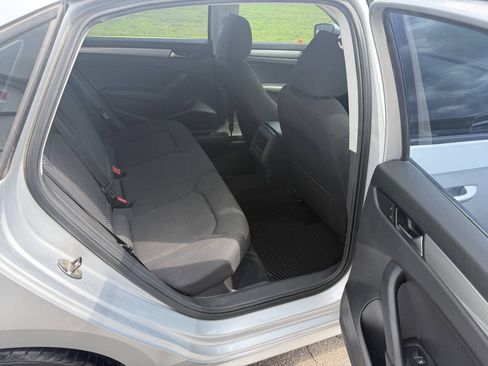 Used 2012 Volkswagen Passat 2.5 S FWD image 11