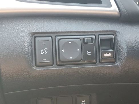 Used 2019 Nissan Sentra SV FWD image 18