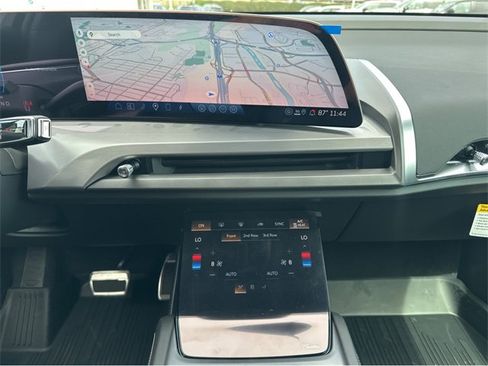 New 2026 Cadillac Vistiq Sport w/ LPO, Floor Liner Package image 19