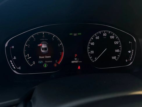 Used 2018 Honda Accord Touring image 15