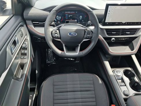 Used 2026 Ford Explorer ST-Line w/ ST-Line Street Pack AWD/4WD image 12