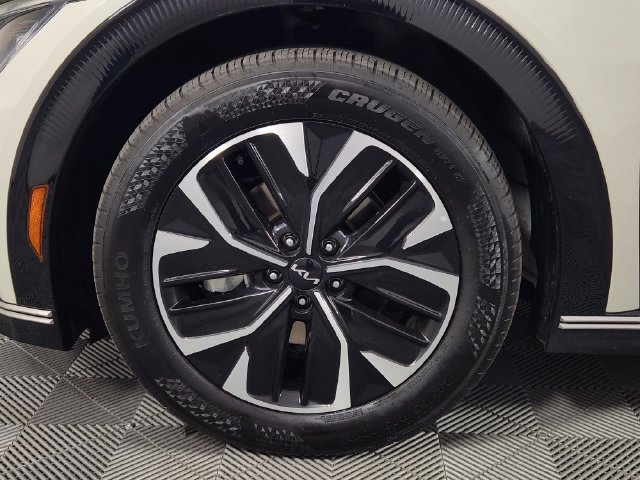 Used 2024 Kia EV6 Wind AWD/4WD image 21