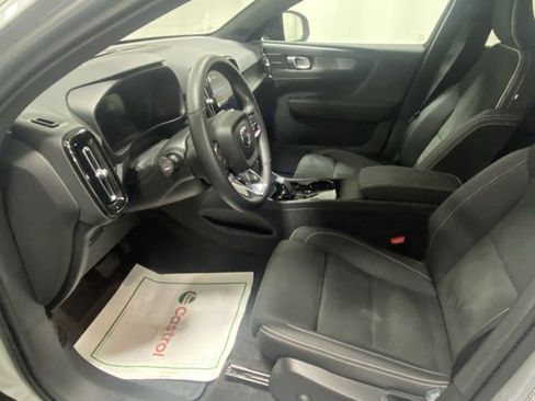 Used 2023 Volvo C40 P8 Recharge Ultimate w/ Protection Package Premier image 9