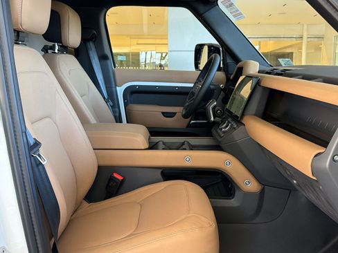 New 2026 Land Rover Defender 110 X-Dynamic SE AWD/4WD image 25